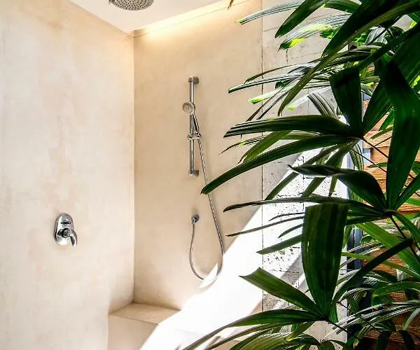 Champa - Family Friendly Accessible Inc Pool Fence And Car And